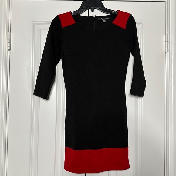 Black and red 3/4‎ sleeve dress size medium - Picture 1 of 2